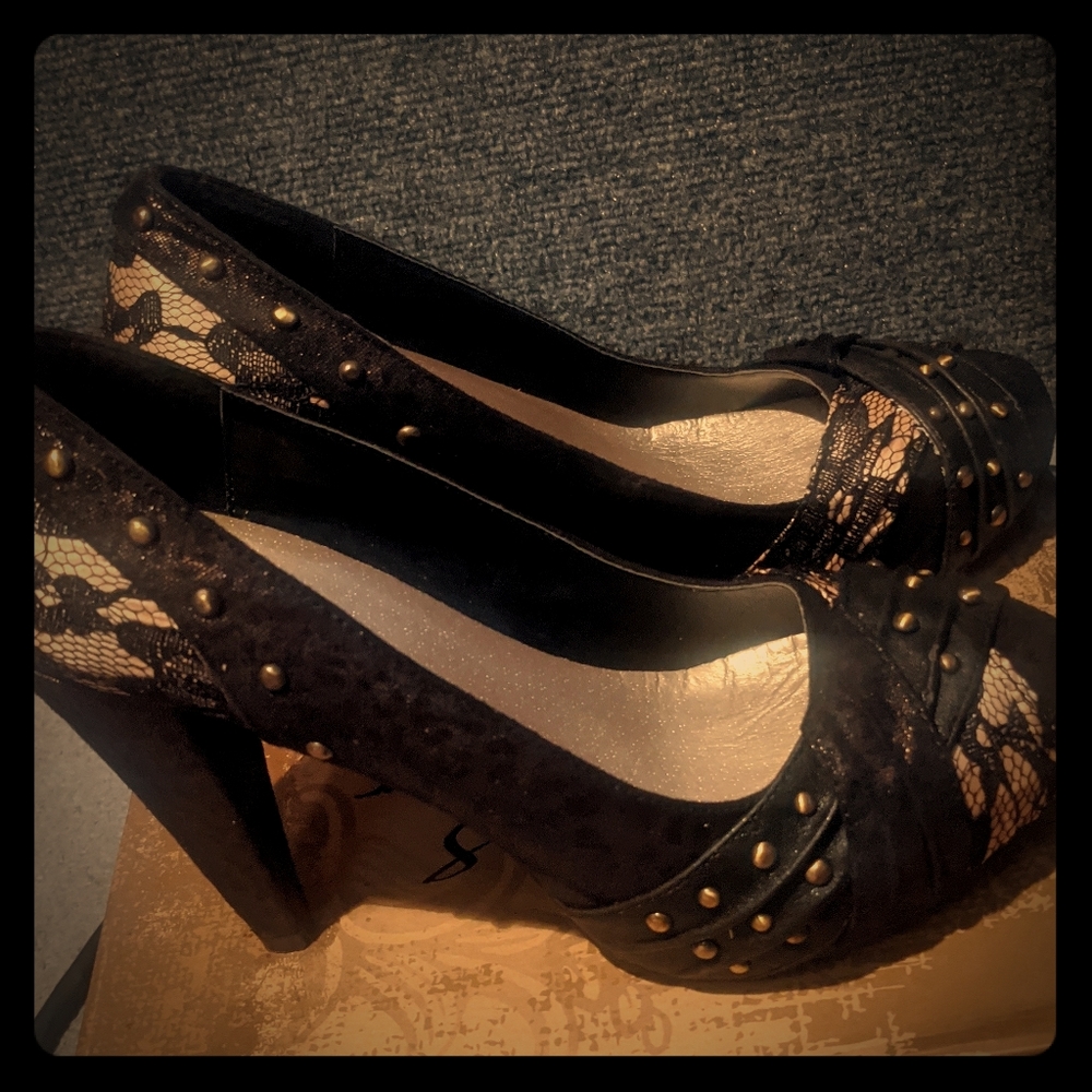 Heels - Picture 5 of 5